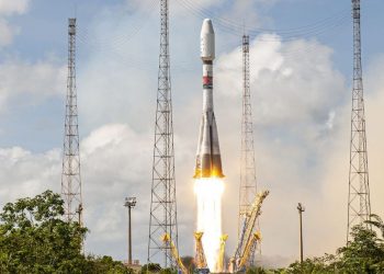 Arianespace lanzó este martes el satélite espía militar francés CSO-2