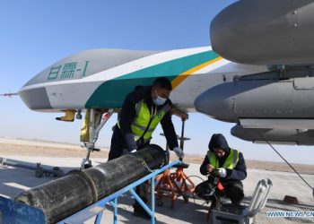 Primer vuelo del dron chino Ganlin-1 para generar lluvia artificial