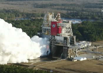 La Nasa realizó una prueba de la etapa central del cohete SLS para la misión lunar Artemisa I