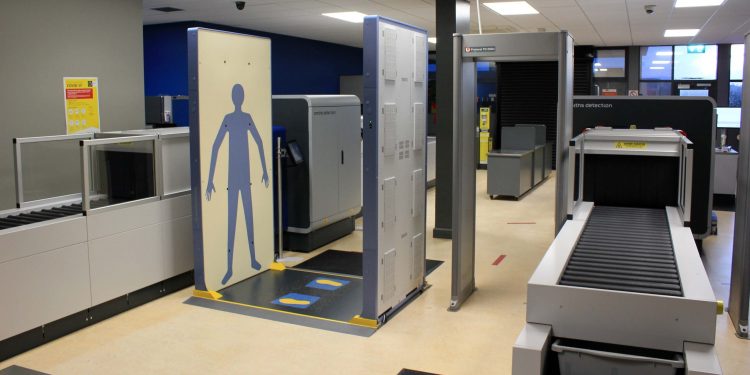 Rohde & Schwarz instala el primer escáner rápido de personal R&S QPS201 en el aeropuerto irlandés de Kerry