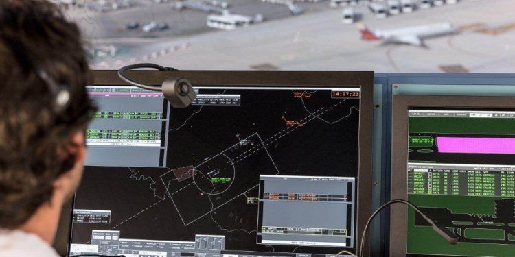 Controlador aéreo de Enaire