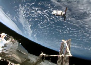 Cygnus acercándose a la ISS