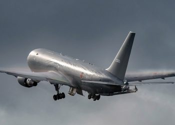 El primer avión cisterna KC-46 japonés ha realizado su primer vuelo