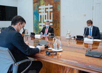 Sánchez ofrece su apoyo a la aeronáutica en una reunión con el CEO de Airbus