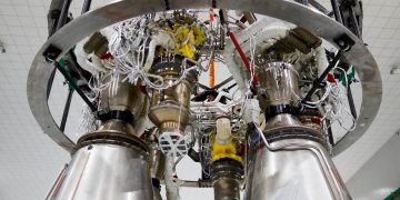 La empresa china Landspace completa el montaje final del motor de primera etapa del cohete Zhuque-2