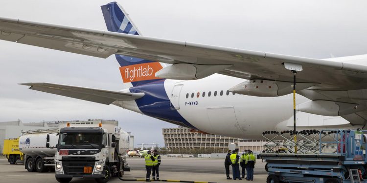 Airbus, DLR, Rolls-Royce y Neste lanzan el primer estudio de emisiones en vuelo con combustible 100% sostenible