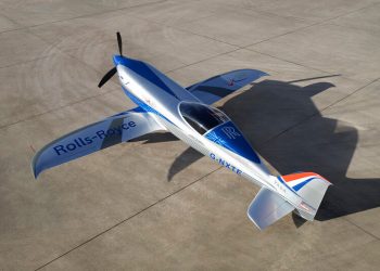 Primer rodaje del avión eléctrico “Espíritu de innovación” de Rolls-Royce
