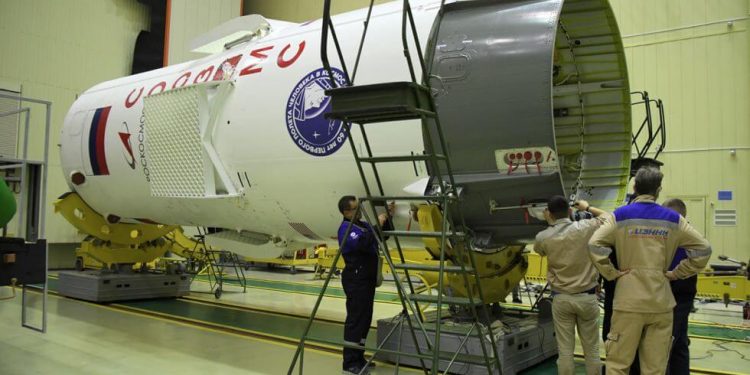 Completado en Baikonur el montaje del lanzado Soyuz-2.1a y la nave Soyuz MS-18