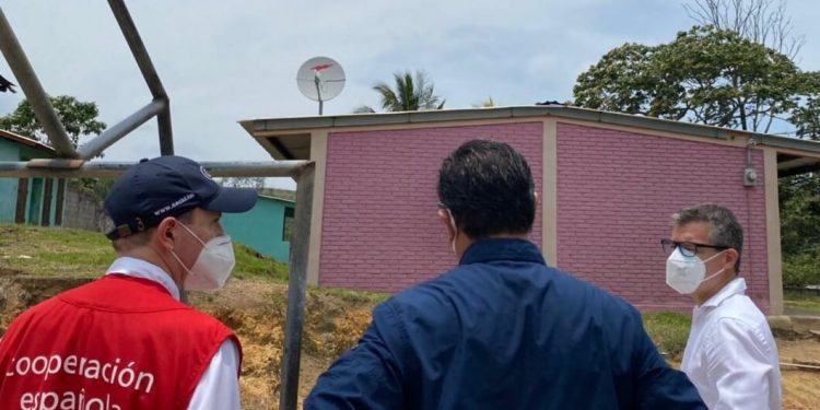 Hispasat proporciona gratuitamente conectividad y teleeducación por satélite a escuelas y pueblos de Honduras