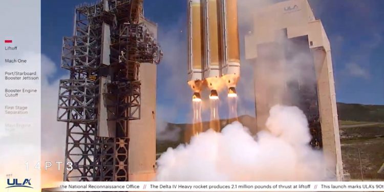 Un cohete Delta IV Heavy de ULA lanzó la misión NROL-82