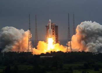 China lanzó el módulo central de su estación espacial