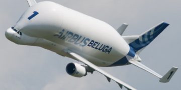 Airbus retiró su segundo Beluga A300-600ST, mientras amplía su flota XL