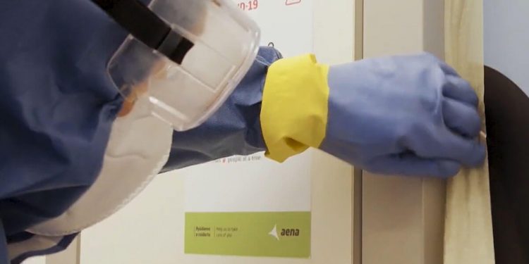 España cuenta con una veintena de aeropuertos seguros para empleados y pasajeros