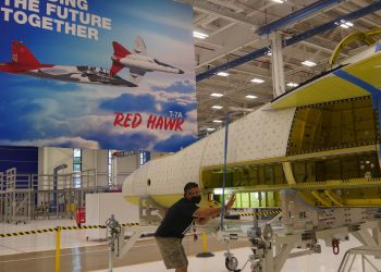 El primer T-7A Red Hawk se incorporó en un tiempo récord gracias al diseño digital