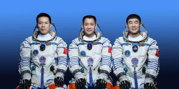 Astronautas chinos que irán a la estación espacial china