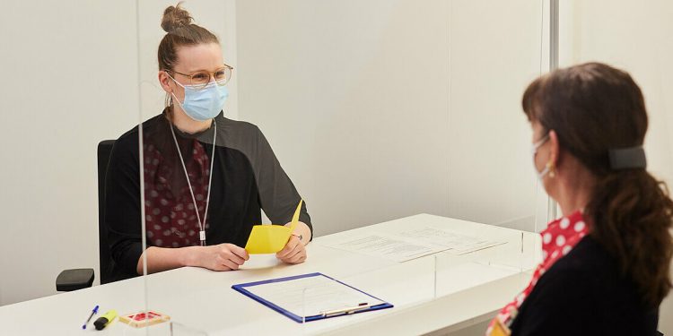 Lufthansa empezó a vacunar a sus empleados en Alemania