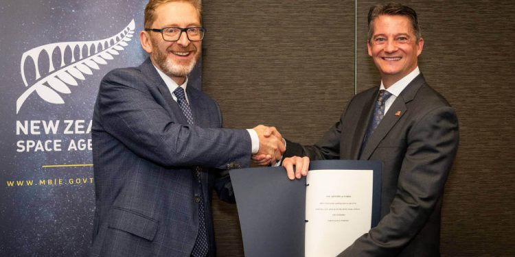 Nueva Zelanda firma los acuerdos de Artemisa