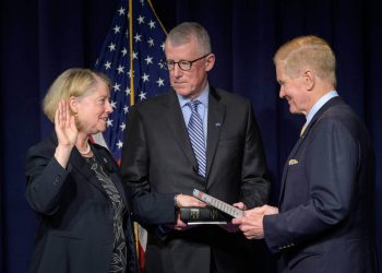 Pam Melroy juró su cargo como administradora adjunta de la Nasa
