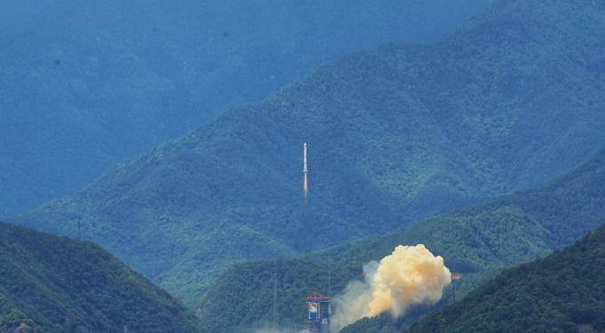 China lanzó un nuevo grupo de satélites de teledetección