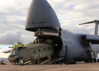 Australia recibe dos helicópteros CH-47F Chinooks