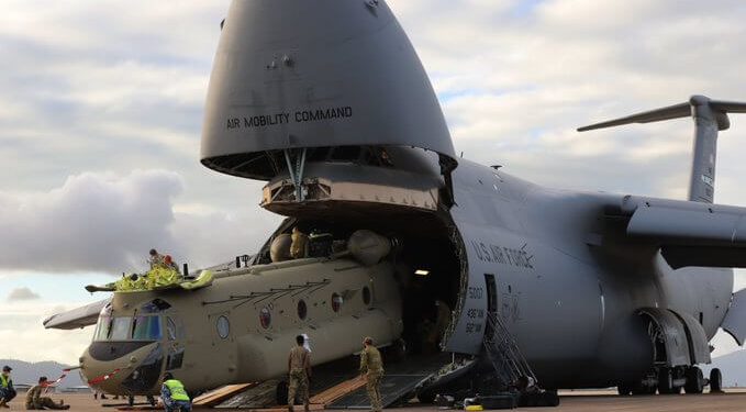 Australia recibe dos helicópteros CH-47F Chinooks