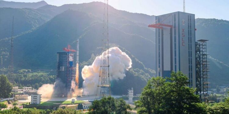 China lanzó un nuevo grupo de satélites de detección