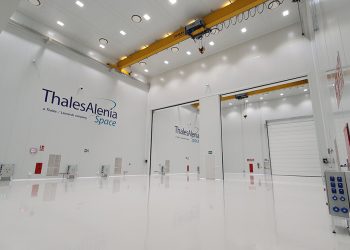 Thales invierte cerca de cuatro millones de euros en una nueva sala de integración de satélites en Madrid