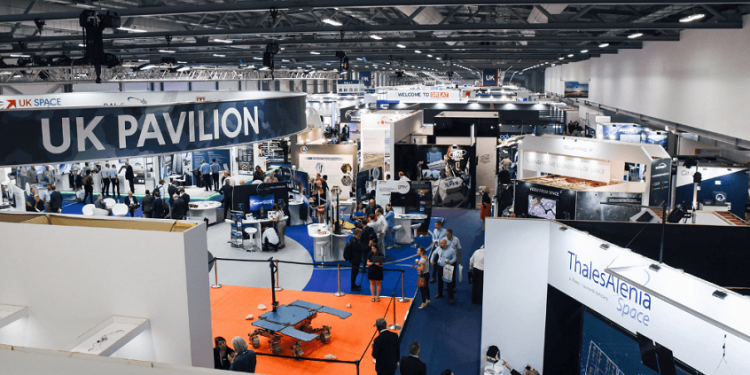 Comienza Space-Comm Expo en Farnborough