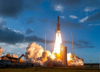 Un Ariane 5 lanzó dos satélites de telecomunicaciones