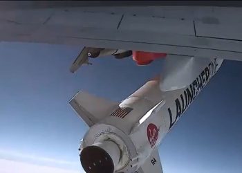 Virgin Orbit lanzó al espacio siete satélites desde un B747