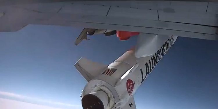 Virgin Orbit lanzó al espacio siete satélites desde un B747