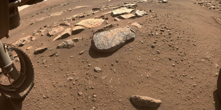 El rover Perseverance, dispuesto a perforar una roca marciana para recolectar muestras