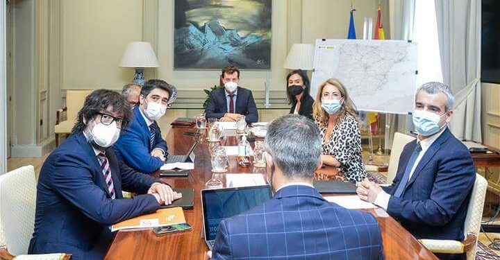 Gobierno y Generalitat acuerdan ampliar el aeropuerto de El Prat con una inversión de 1.700 millones de euros