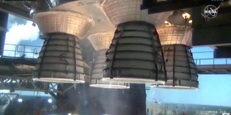 Las pruebas de vibración para el cohete lunar ayudan a garantizar viajes seguros en el camino al espacio