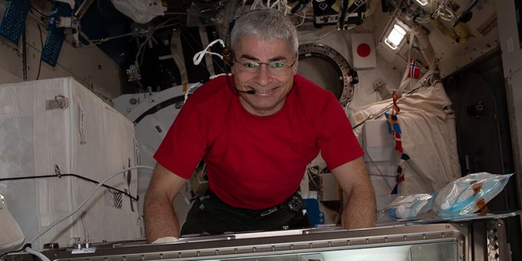 Amplían seis meses más la estancia de dos de los astronautas de la ISS