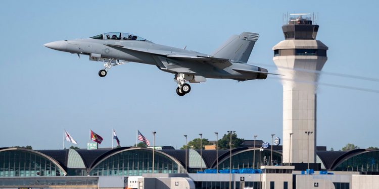Boeing entrega el primer bloque operativo F/A-18 Super Hornet a la Armada de los EEUU