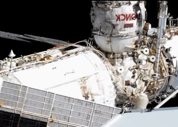 Dos cosmonautas rusos volvieron a realizar trabajos fuera de la ISS