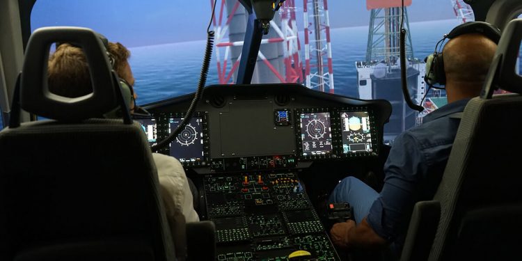 El simulador del H175 de Indra entrenará a los pilotos del servicio de rescate aéreo de Hong Kong