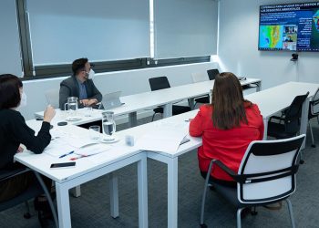 La ministra Morant estudia con responsables de Copernicus la vigilancia del volcán de La Palma