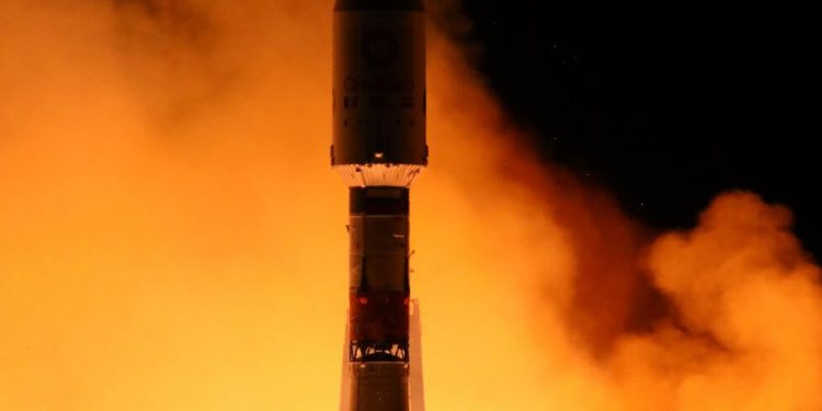 Lanzados al espacio otros 34 satélites OneWeb