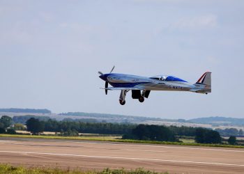 Primer vuelo del 'Spirit of Innovation', el avión totalmente eléctrico de Rolls-Royce
