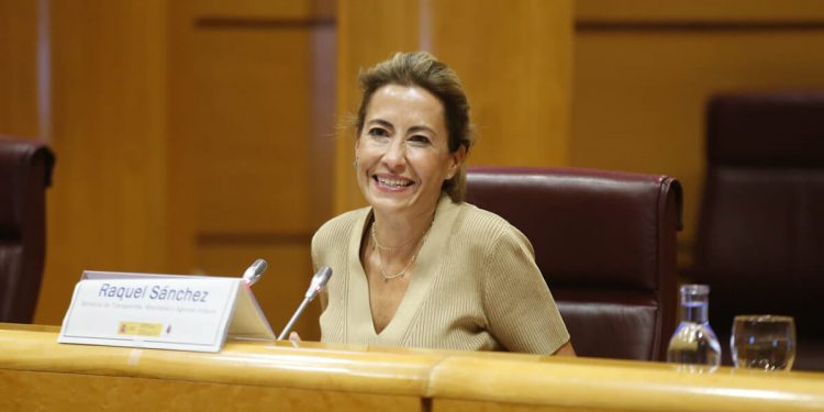 La ministra de Transportes, Movilidad y Agenda Urbana, Raquel Sánchez,