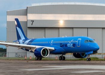Un A220-300 de Breeze Airways
