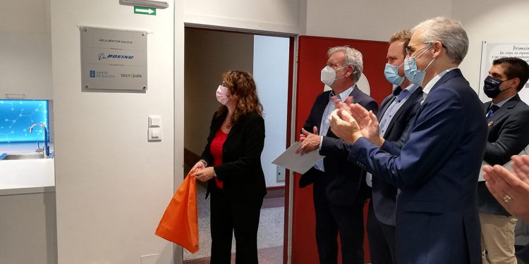 Inaugurada en Orense el Aula Newton de Boeing y First Scandinavia