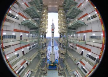 China prepara el lanzamiento de la nave Shenzhou-13 con tres astronautas hacia su estación espacial