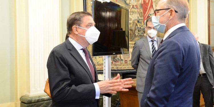 El ministro de Agricultura y el director general de la ESA analizaron diferentes aspectos del programa Copernicus