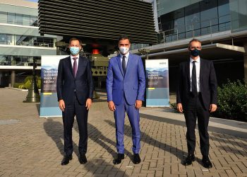 El presidente español y el primer ministro belga en la sede de Indra