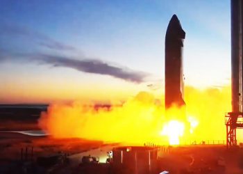 SpaceX encendió por primera vez los motores Raptor integrados en su nave espacial SN20