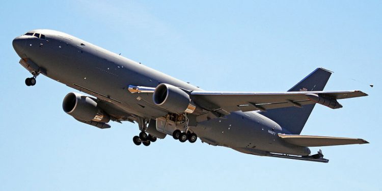 Boeing entregó a Japón el primer avión cisterna KC-46A