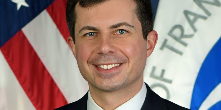 El secretario de Transporte de EEUU, Pete Buttigieg